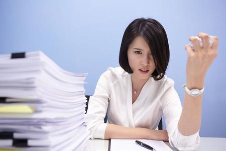 女性在职场遇到的困难有什么
